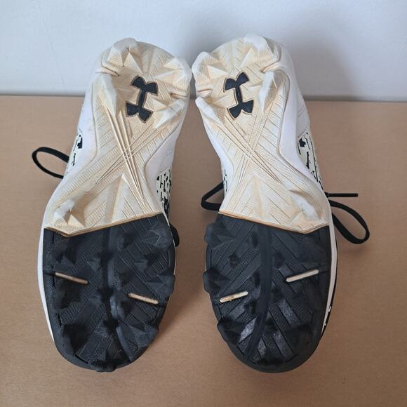 Under Armour Size 12 Youth Black and White Baseball Cleats - Picture 5 of 9
